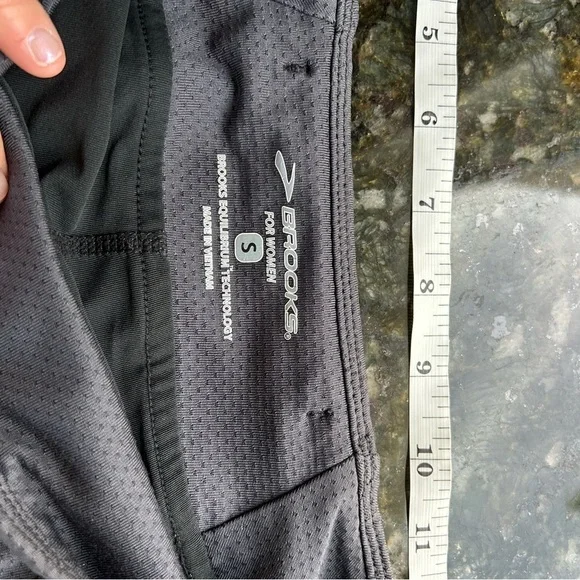 Brook’s Equilibrium Running Skort. Charcoal grey. Excellent condition. Pocket - Picture 7 of 11